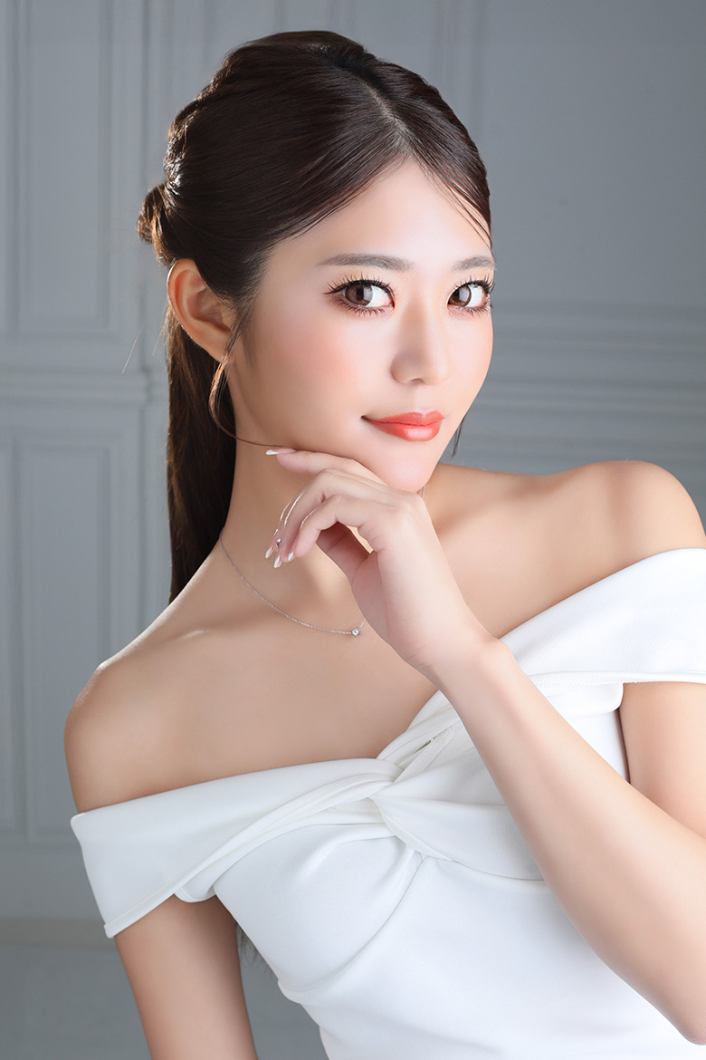 宮里 あいな