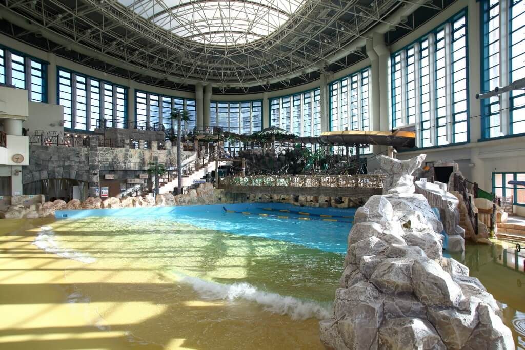 関西&大阪のナイトプールでおすすめ人気第3位：鶴見緑地プール