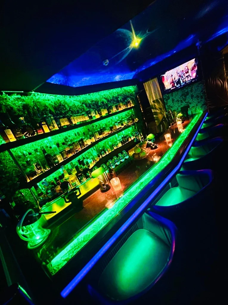 沖縄のガールズバーおすすめ25選　21位:Girl's Bar HARP