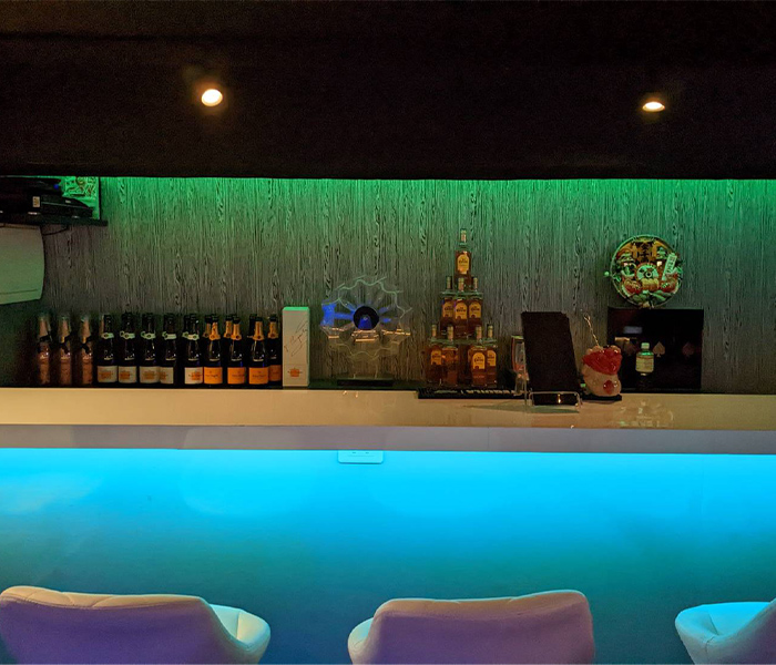 沖縄のガールズバーおすすめ25選　9位:GirlsBar Dive