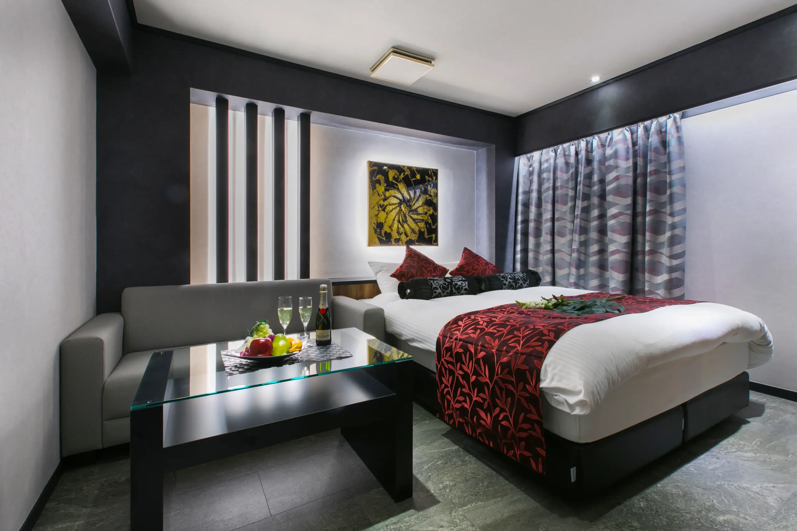 博多のラブホテル20選　13位:HOTEL PURE81