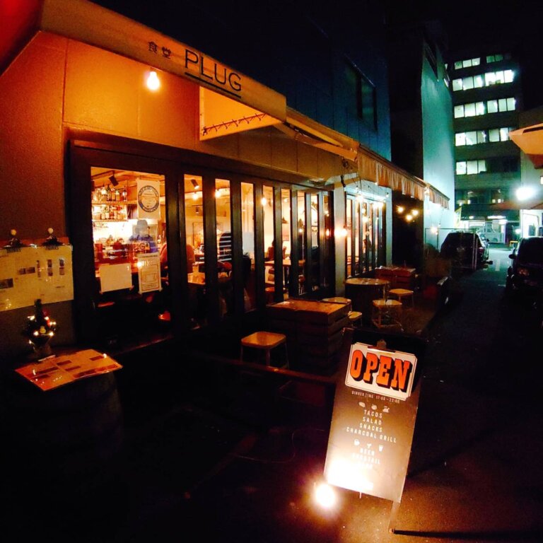 大阪　夜カフェ　11選　5位　食堂PLUG