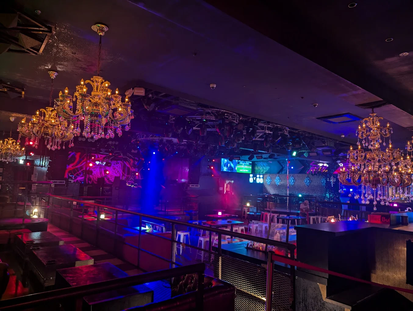 沖縄の夜遊びスポット15選　12位:クラブ「epica」