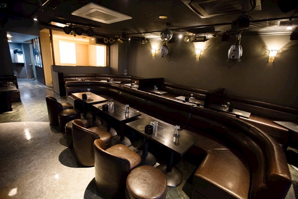 池袋のキャバクラ20選　8位:CLUB SEASONS