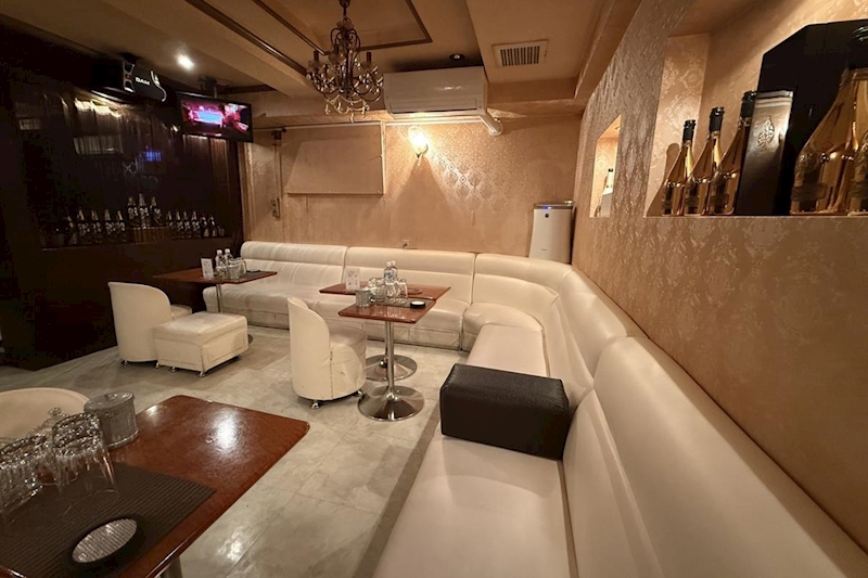 関内のキャバクラ20選 7位:club 蒼月 -airu-