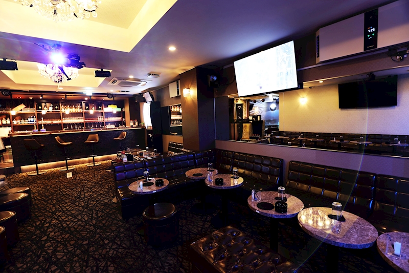 中野のキャバクラ20選　6位:CLUB FOXY