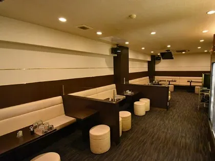 西新のキャバクラ10選　8位:Club moussy