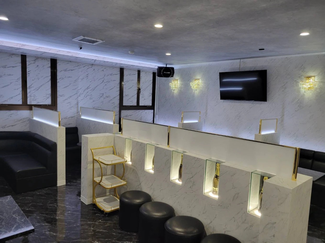 久喜のキャバクラ10選　8位:CLUB Reve