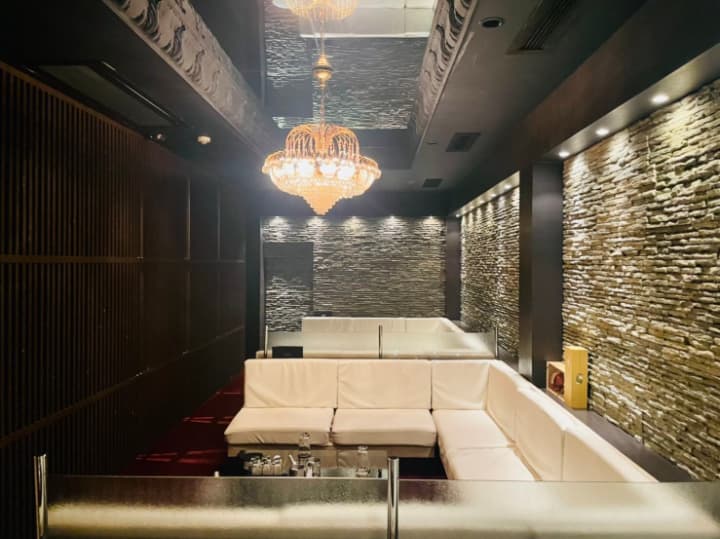 姫路のキャバクラ20選 20位:Lounge Dual