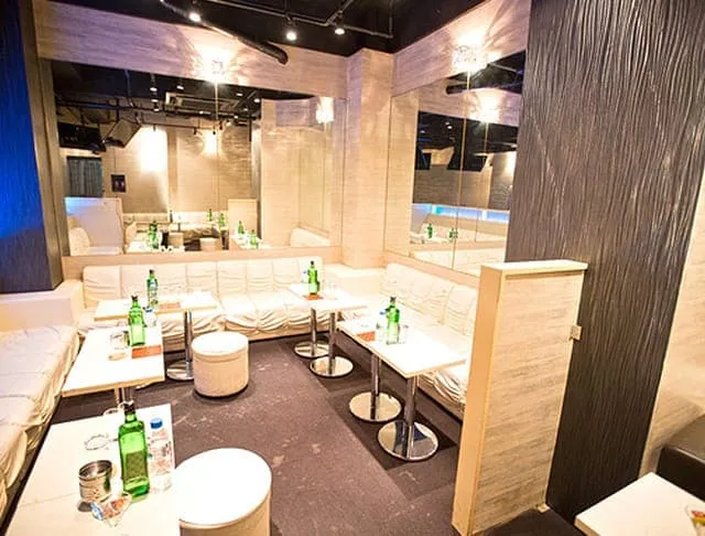 立川のキャバクラ20選　1位:LOUNGE ageha

