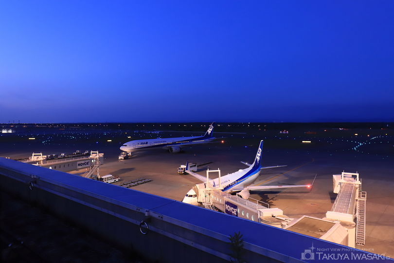 北海道の夜のドライブスポット20選　17位:新千歳空港ターミナルビル 展望デッキ