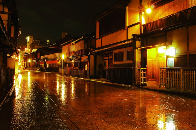 京都の夜デートのおすすめ20選　8位:花見小路通