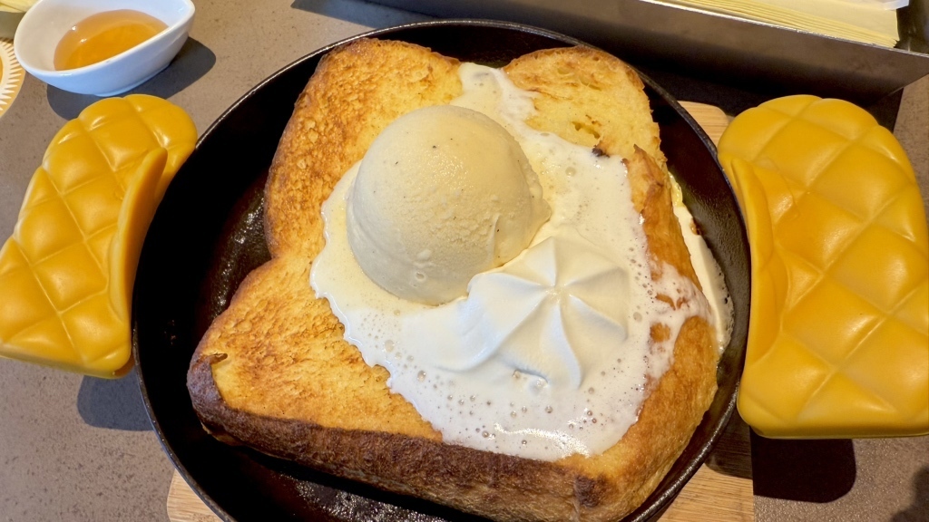 沖縄の夜カフェのおすすめ20選 6位:Grill & Bar YELLOU