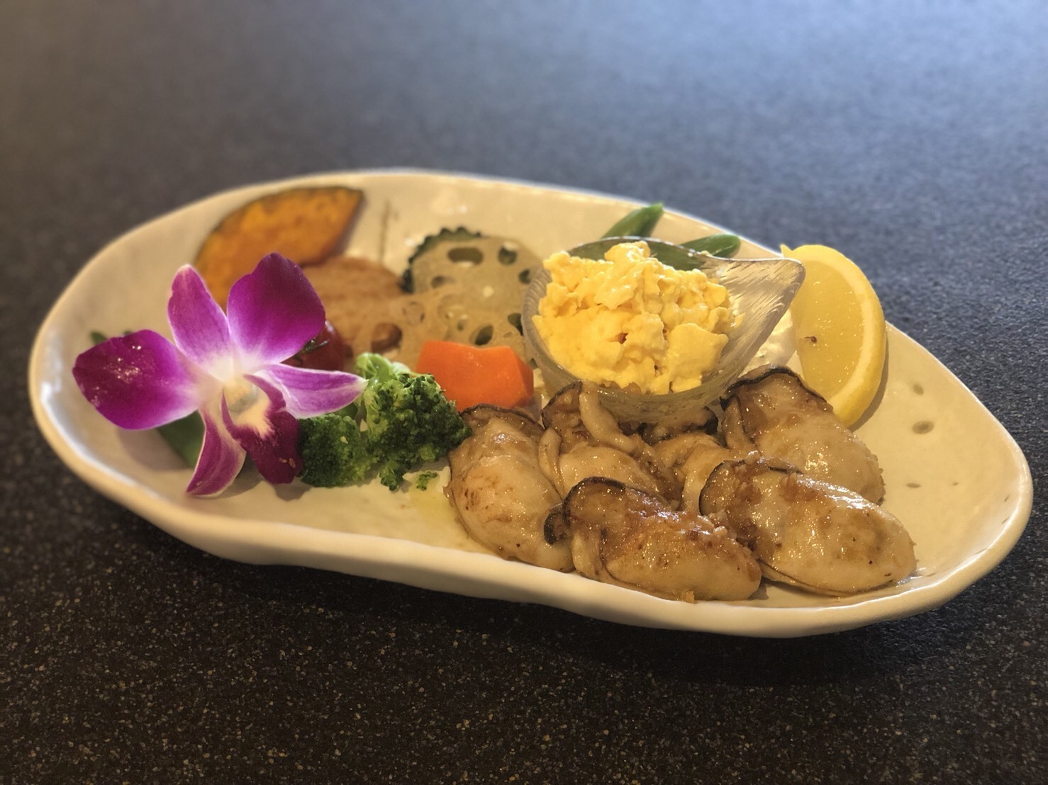 沖縄の夜カフェのおすすめ20選　19位:和牛カフェ カプカ