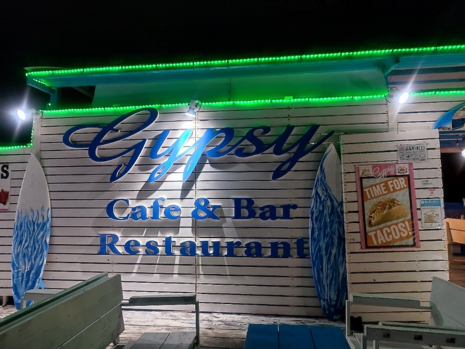 沖縄の夜カフェのおすすめ20選　12位:ジプシー カフェ&バー