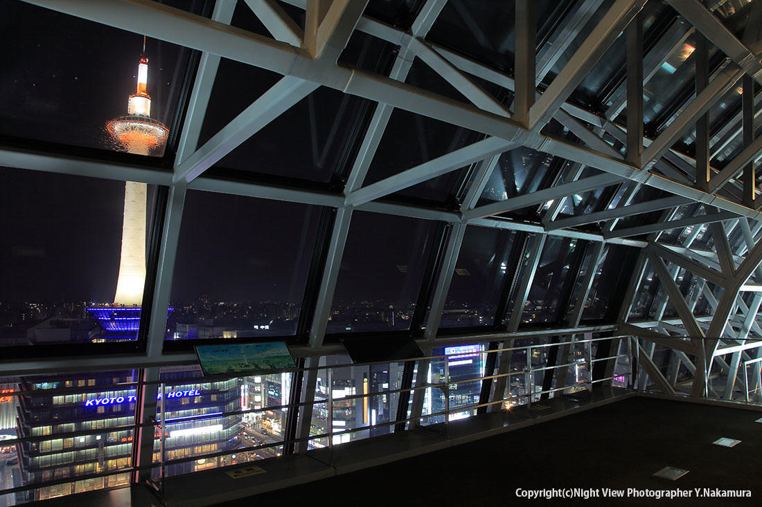 京都の夜景スポットのおすすめ20選　3位:京都駅ビル空中経路