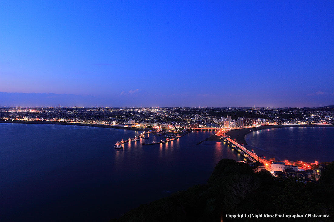 神奈川の夜景のおすすめスポット20選　7位:江の島シーキャンドル