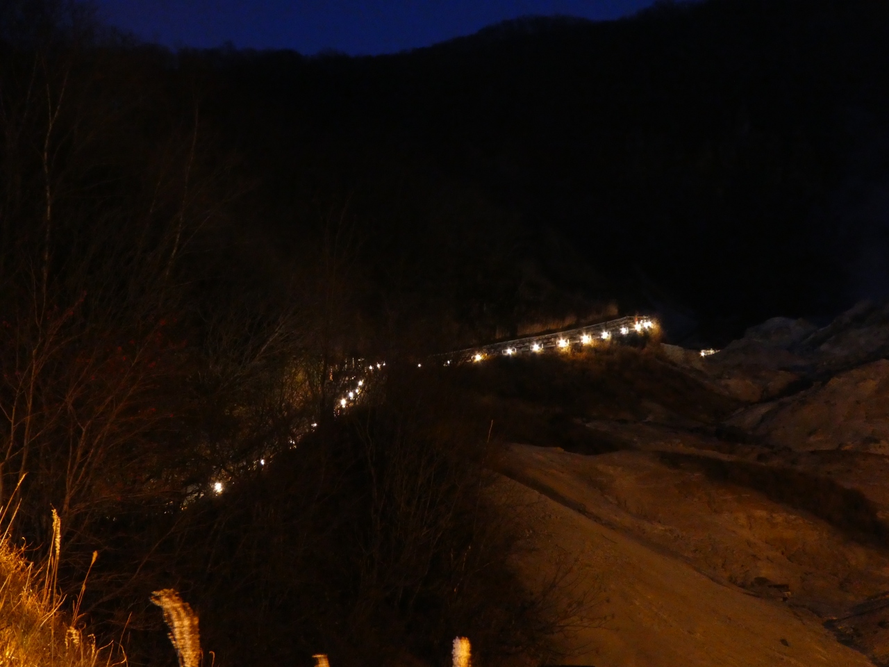 札幌の紅葉のライトアップのおすすめスポット7選　7位:登別地獄谷