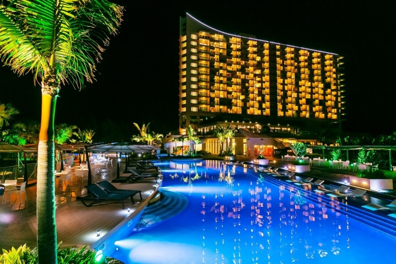 沖縄のナイトプールのホテル20選　1位:オリエンタルホテル 沖縄リゾート＆スパ