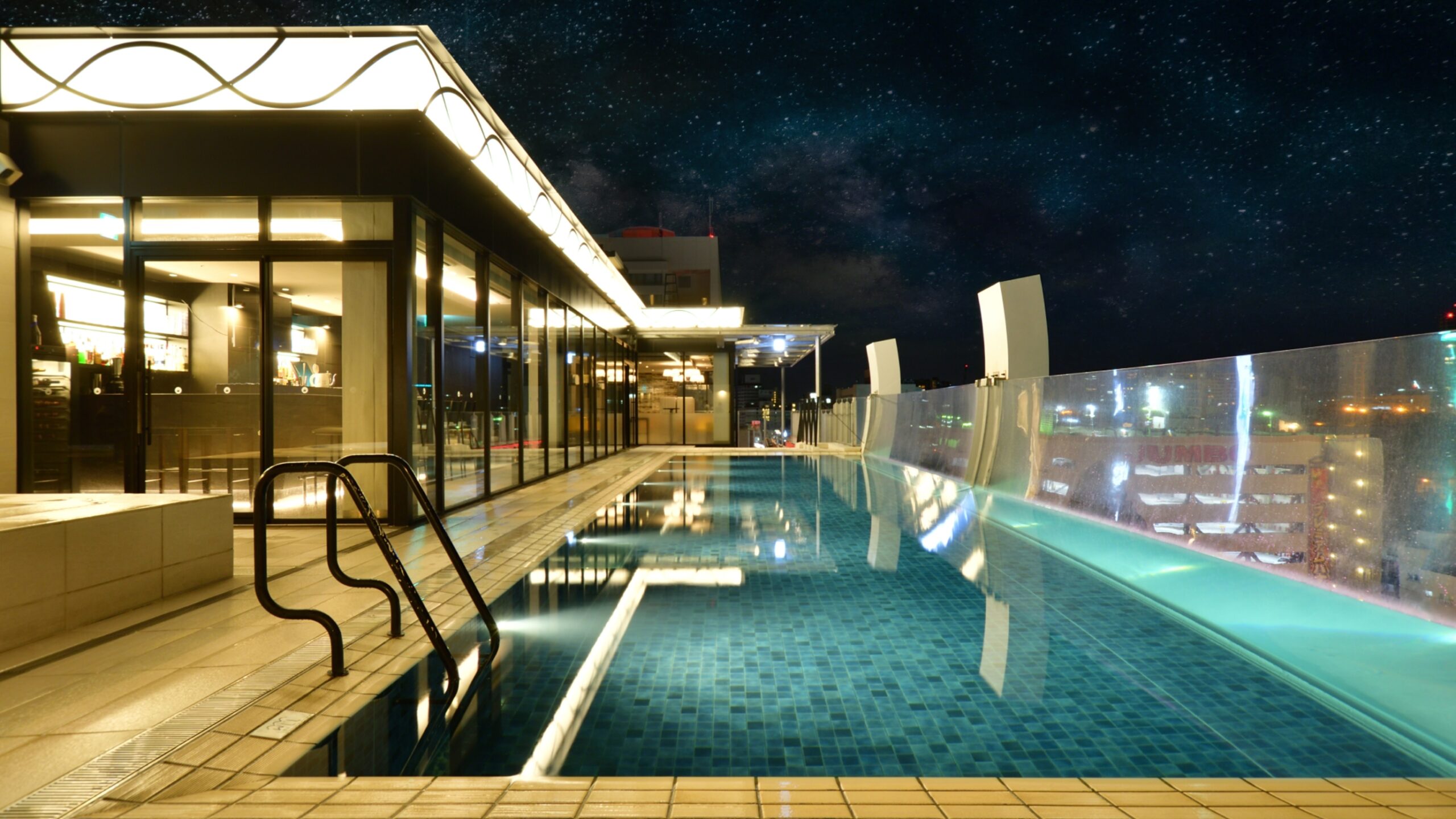 沖縄の夜景ホテルのおすすめ20選　2位:ホテル アクアチッタ ナハ by WBF