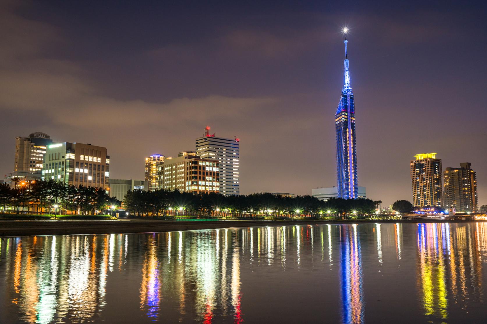 福岡の夜景ドライブのおすすめスポット20選 9位:シーサイドももち海浜公園