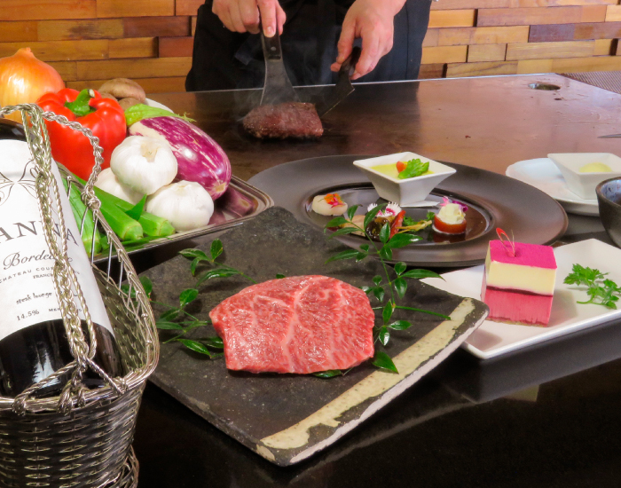 福岡の夜景ディナーのおすすめ20選 6位:ステーキラウンジ煉