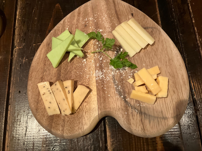 博多のバーで一人におすすめのバー20選　12位:カフェ&バー チーズ