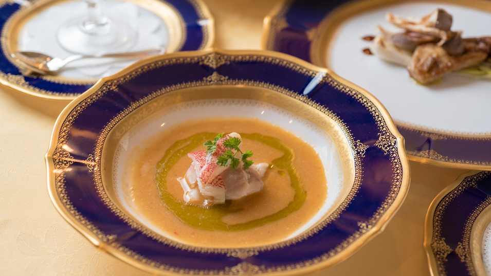 沖縄の夜景ディナーのおすすめ20選　3位:ラ・メゾン・クレール