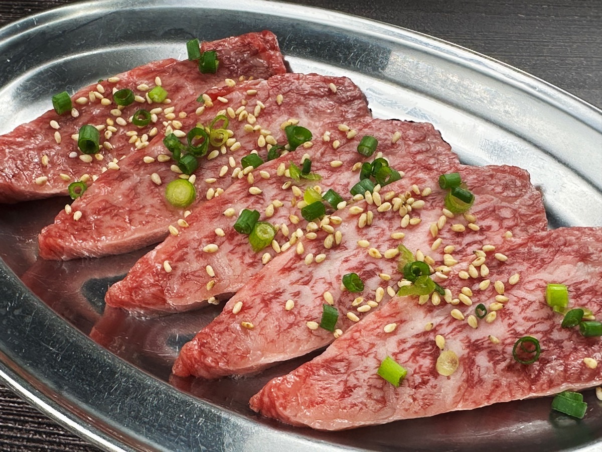 沖縄の居酒屋で喫煙可能な居酒屋20選　7位:肉・ホルモン名嘉真