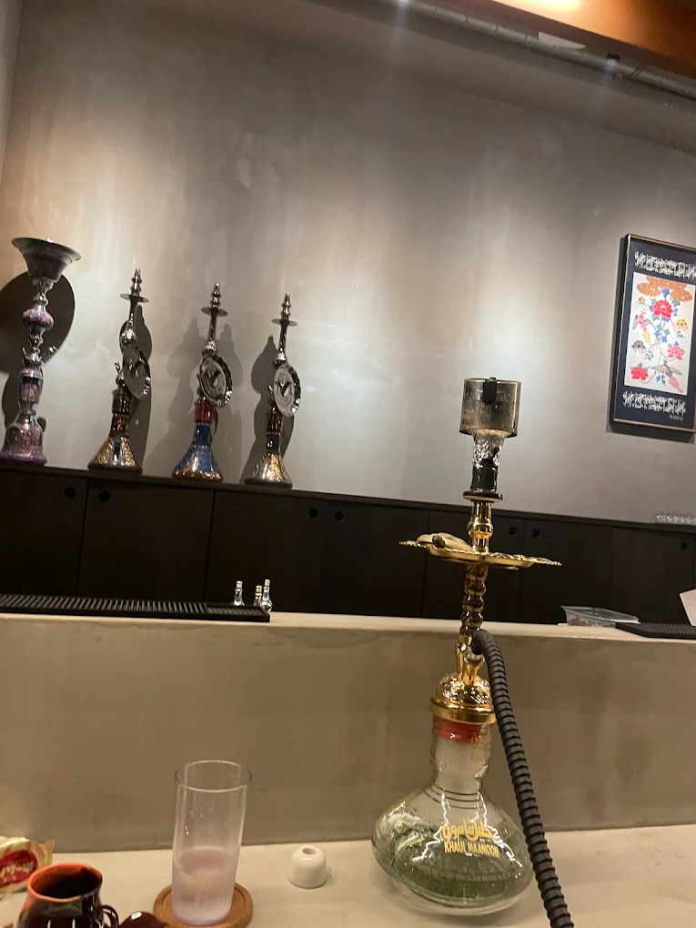 沖縄のシーシャのおすすめ店20選　4位:Shisha cafe & bar wardrobe