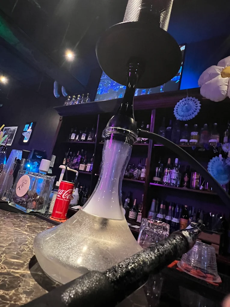 沖縄のシーシャのおすすめ店20選　16位:Shisha & Music Bar First Chance