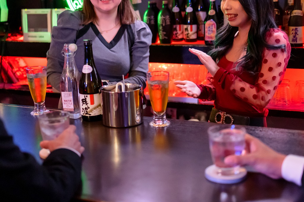 宜野湾市のキャバクラのおすすめ16選　12位:Girl's Bar タチアガール