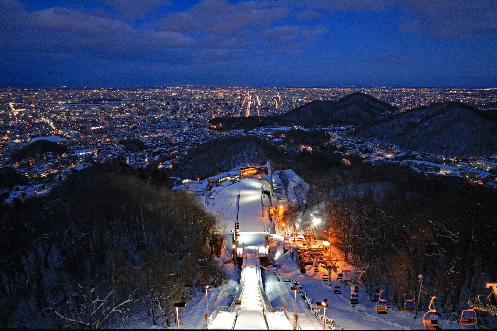 北海道の夜景ドライブスポット20選　10位:大倉山ジャンプ競技場