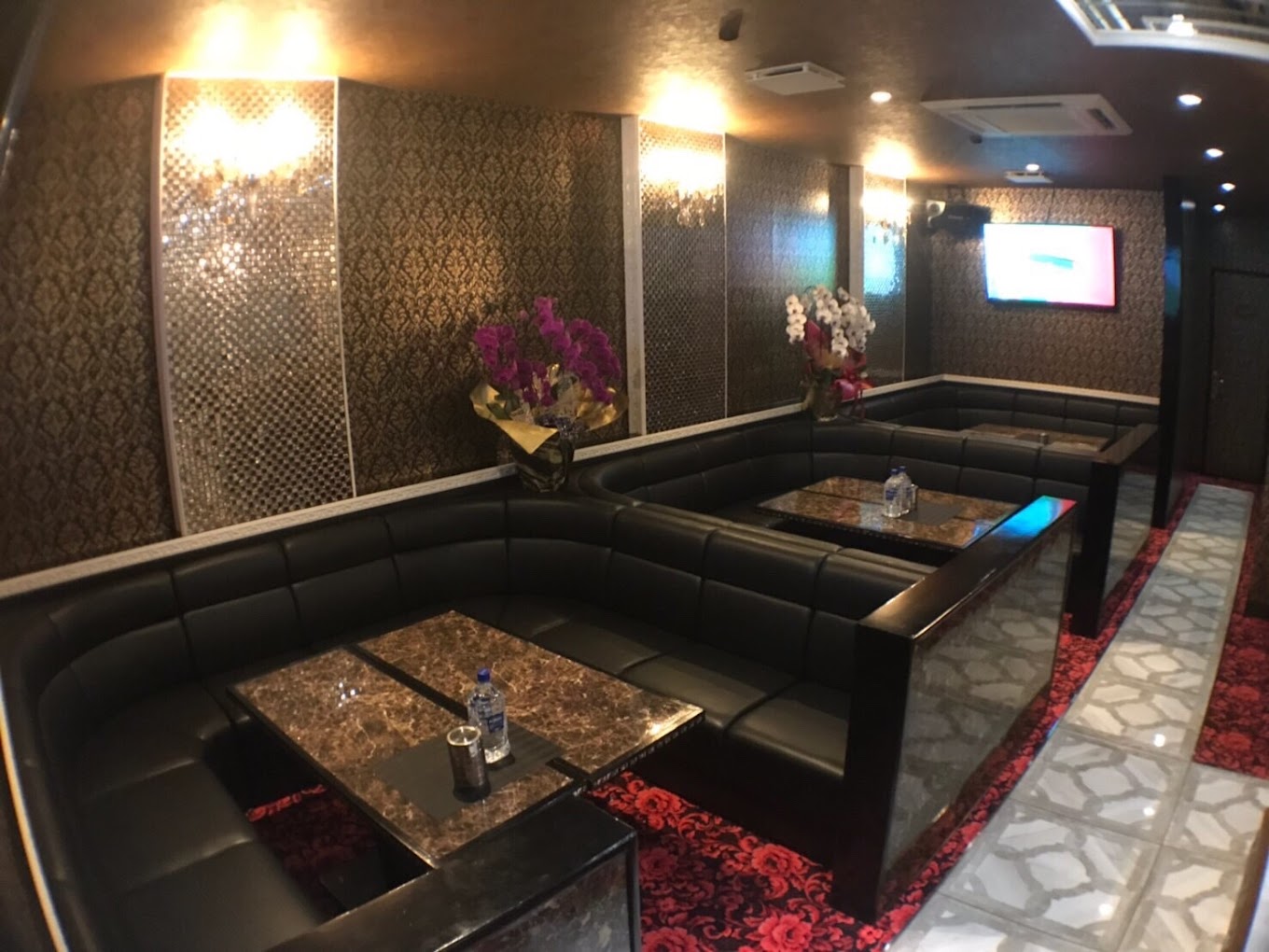 名護市のキャバクラ大公開！厳選6店：第1位　Lounge Clean