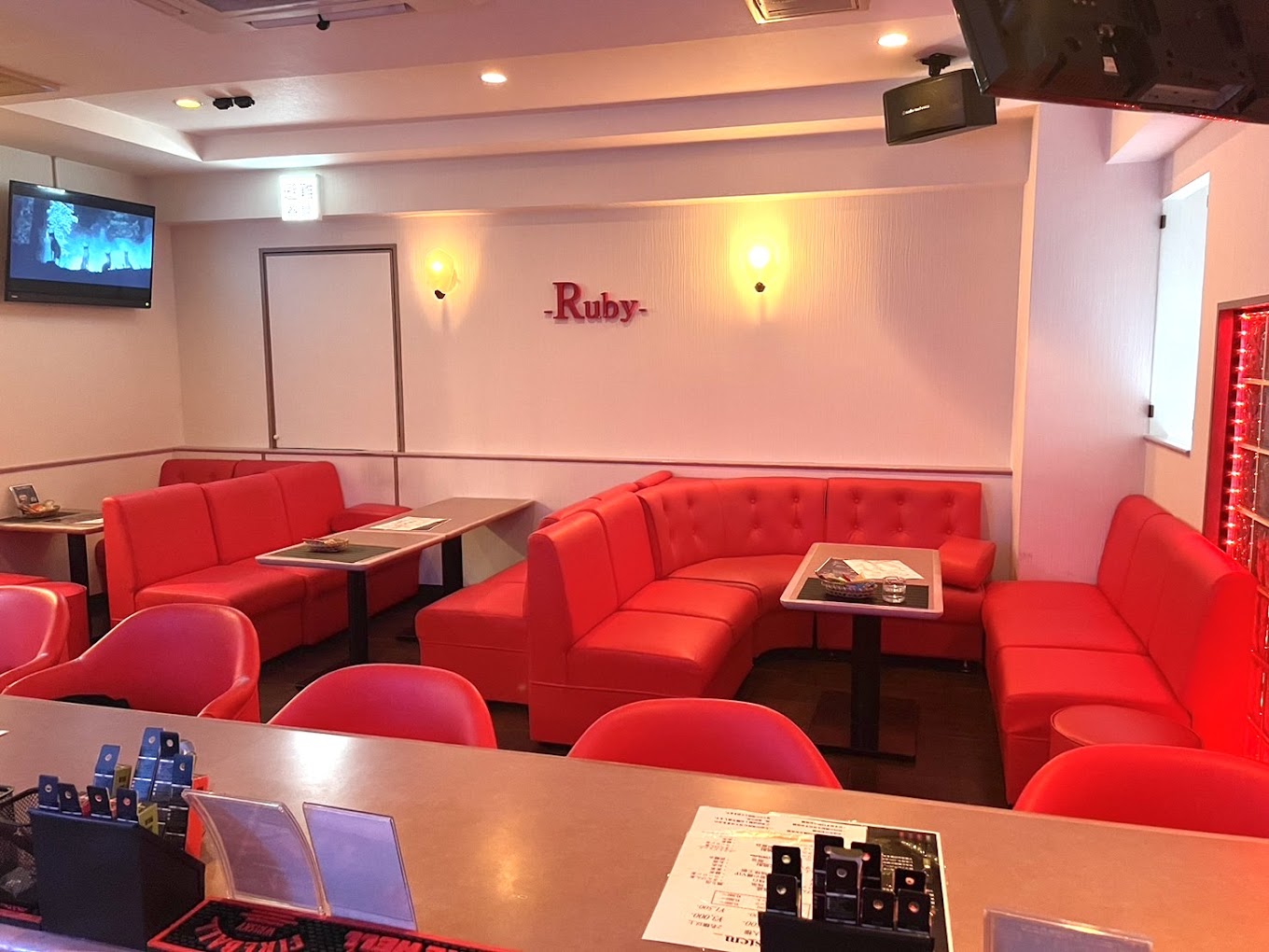 那覇新都心のキャバクラ大公開！厳選9店舗：第9位　Girl'sBar -Ruby-