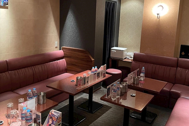 中洲のキャバクラの近いおすすめ店21選：第16位　NEW STELLA(ステラ)