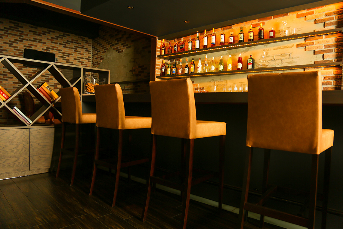 すすきののガールズバー大公開！人気の20店舗：第18位　SMILE プリンス 札幌