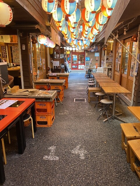 沖縄の相席ラウンジはどこ？素敵な出会いを楽しめるお店TOP8選　人気第8位:那覇ゴールデン 国際通り店